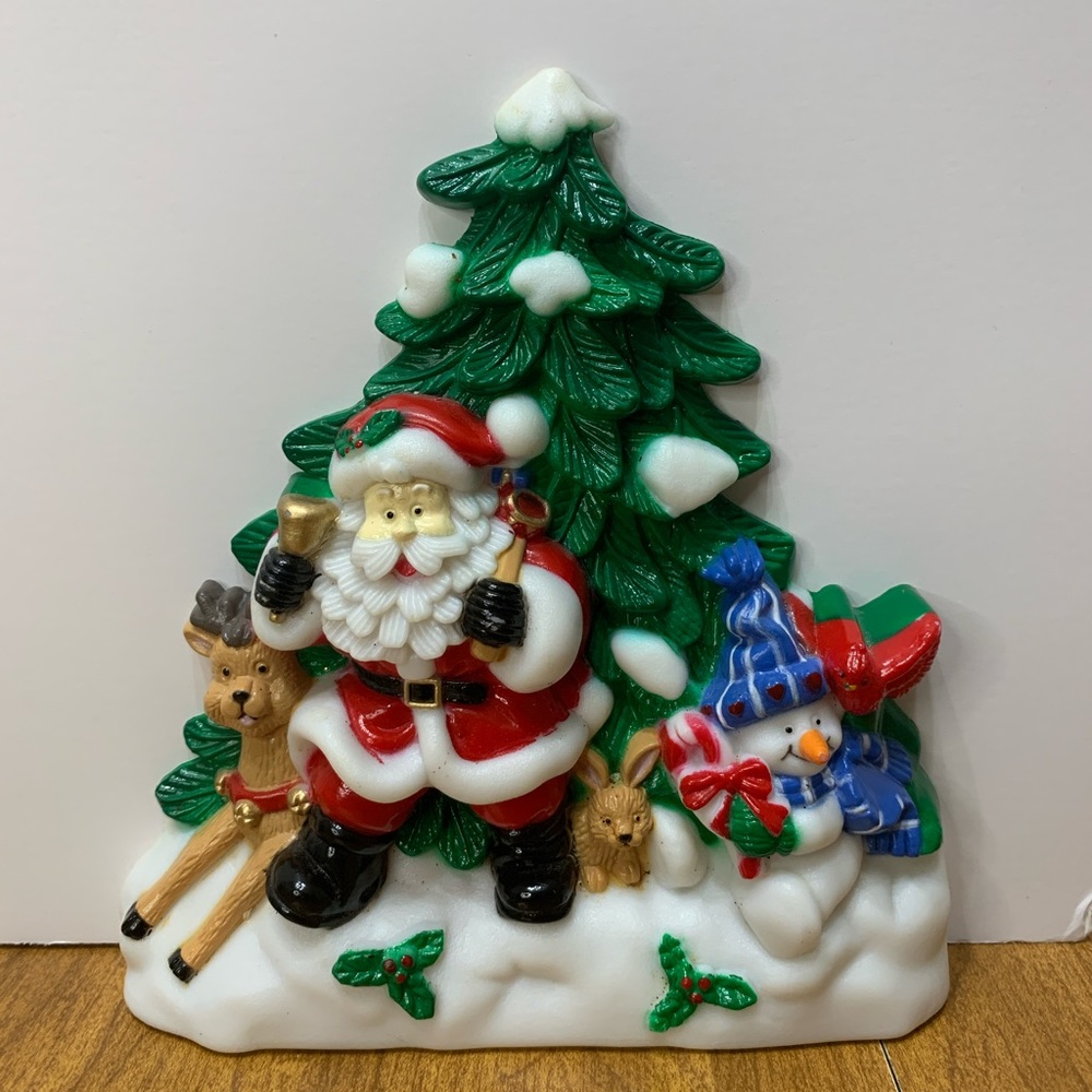 Vintage Plastic J.S.N.Y Santa Scene Snowman Reindeer 6” Wall Hanging